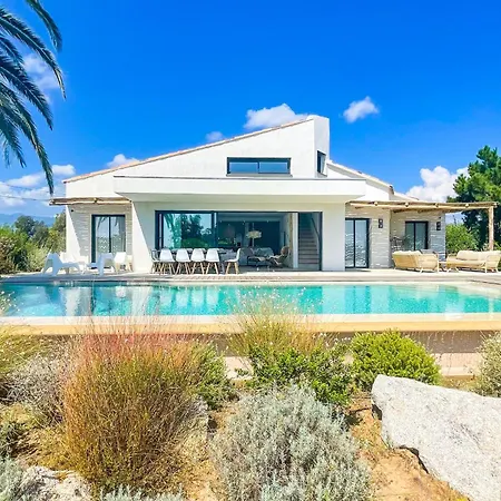 Villa San Ciprianu Mare Di Lecci-3